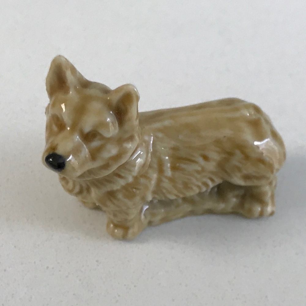 Vintage Wade of England Whimsies Tan Corgi Dog Figurine